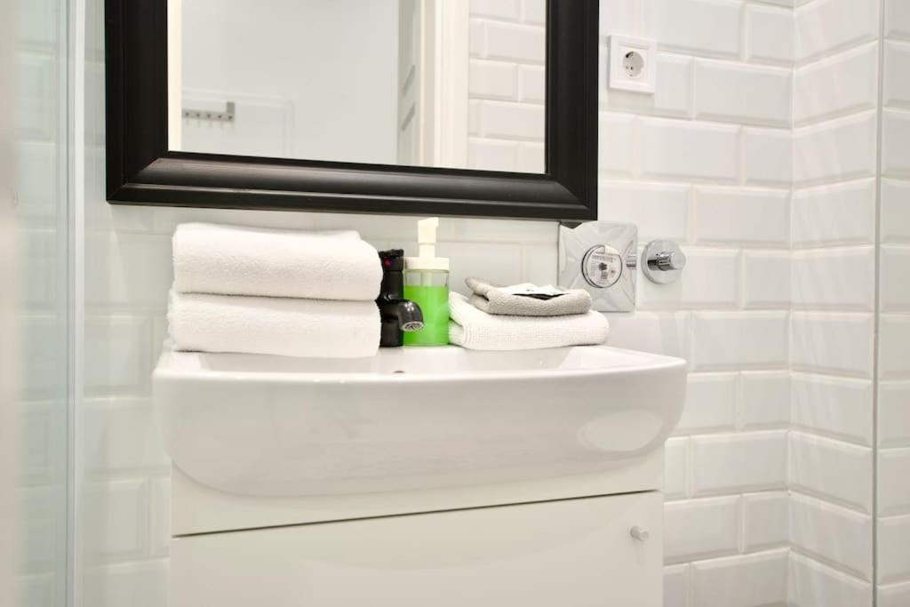 Standard Apartment By Hi5-St. King Mini Studio Budapest Esterno foto