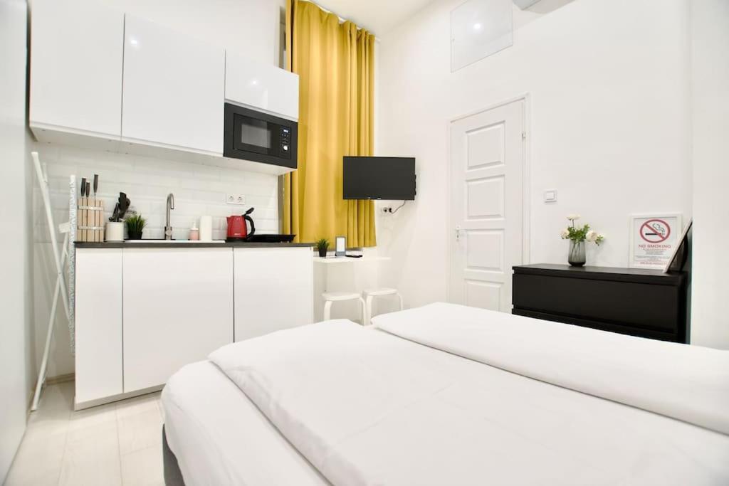 Standard Apartment By Hi5-St. King Mini Studio Budapest Esterno foto
