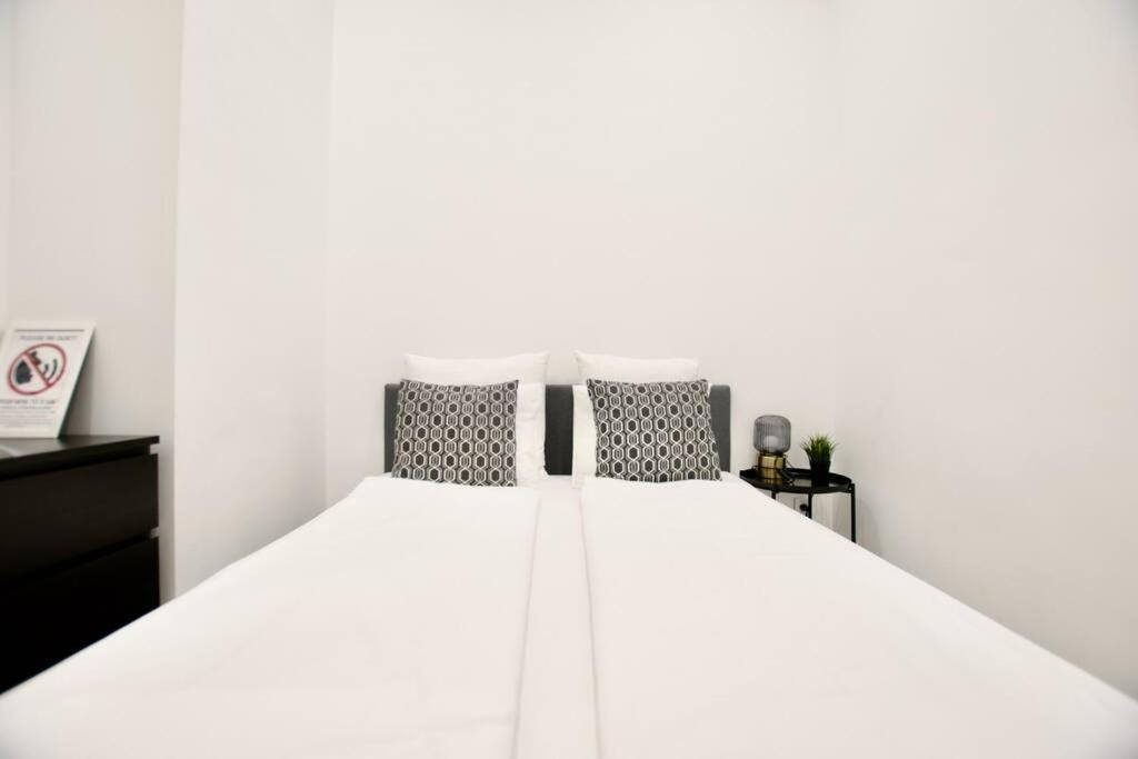 Standard Apartment By Hi5-St. King Mini Studio Budapest Esterno foto